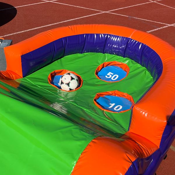 Voetbal Golf opblaasbaar huren - Midget Voetgolf XXL verhuur 