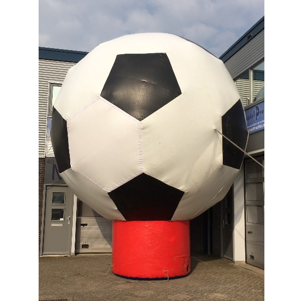 Mega Voetbal